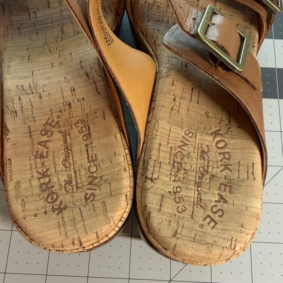 Kork-Ease Brown Leather Sandals with Buckles - Picture 2 of 4